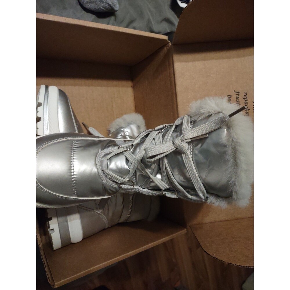 Boots - Picture 2 of 4